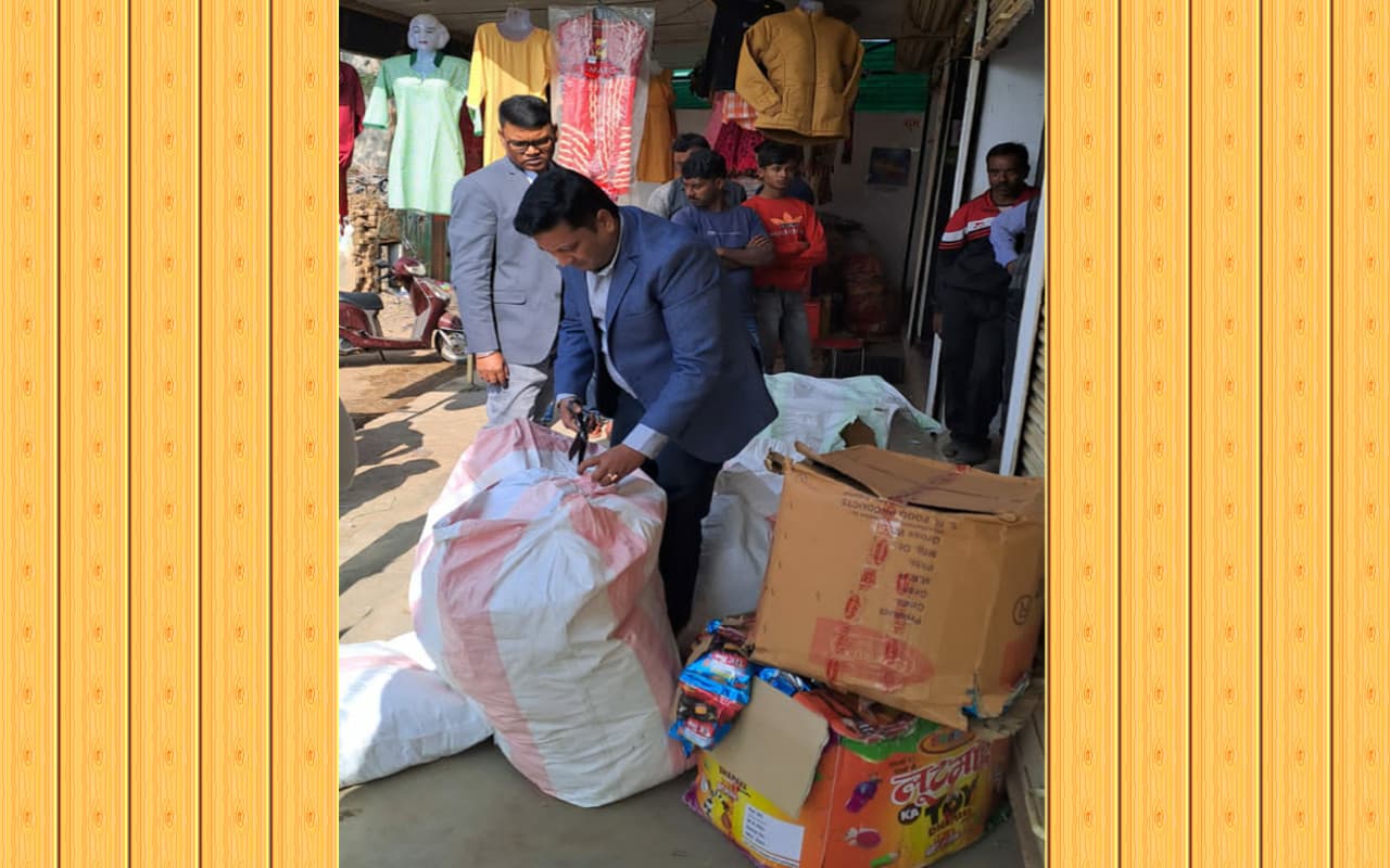 झारखंड के लोहरदगा में धड़ल्ले से बिक रहा प्रतिबंधित पान मसाला, SDO के निर्देश पर कार्रवाई से हुआ खुलासा