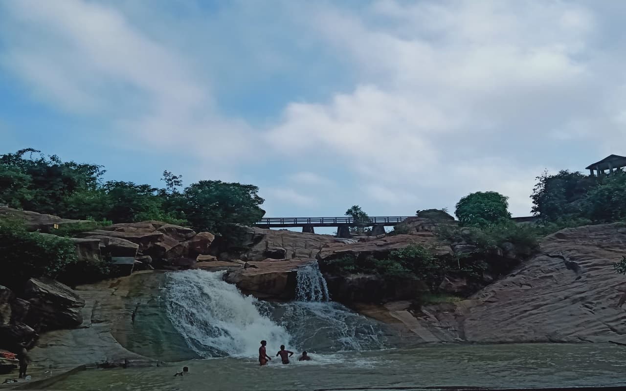 खूंटी का पंचघाघ जलप्रपात बनेगा मॉडल टूरिस्ट सेंटर, प्लास्टिक व थर्मोकोल पर रोक, ग्रामसभा ने सुनाया फैसला