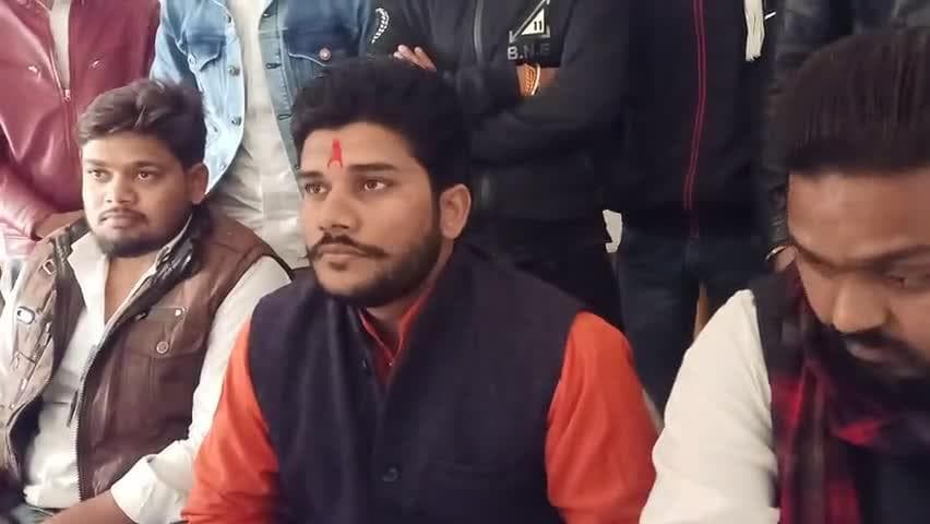 Aligarh News: AMU के सहायक प्रोफेसर डॉ जितेंद्र की गिरफ्तारी के लिए वीडियो ट्वीट करने वाले पर मुकदमा दर्ज