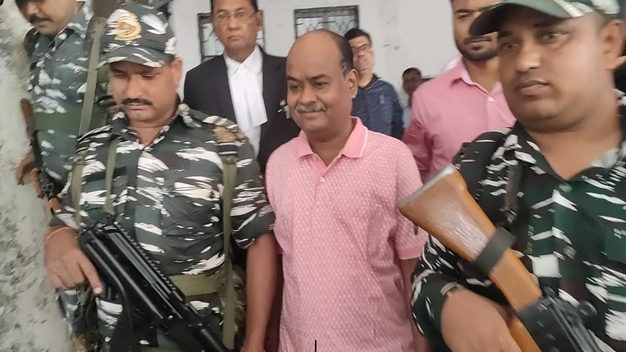 मनी लाउंड्रिंग केस : 6 दिनों की ED रिमांड पर भेजे गये सीएम के विधायक प्रतिनिधि पंकज मिश्रा