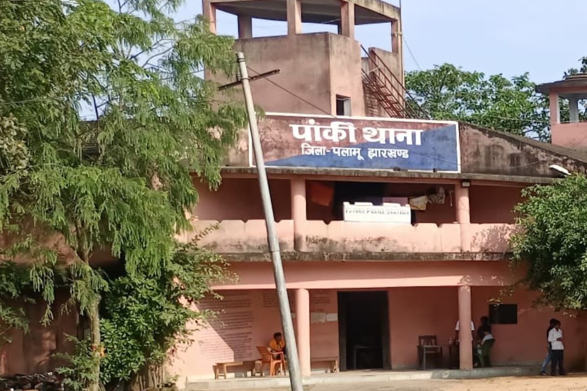 झारखंड: पलामू के कारीमाटी जंगल में अपराधियों का तांडव, करीब पांच लाख की लूट, ड्राइवर को मारी गोली, घायल