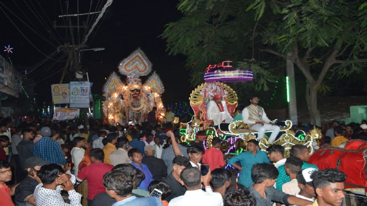 Bihar: भागलपुर में काली प्रतिमा विसर्जन शोभायात्रा के बारे में जानकर रह जाएंगे दंग, जानें क्या है खास...