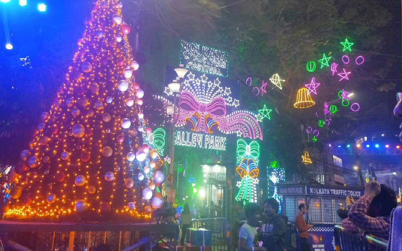 'सिटी ऑफ ज्वाय' में क्रिसमस की धूम, पार्क स्ट्रीट   बना लोगों के आकर्षण का केन्द्र जानें क्या है खास