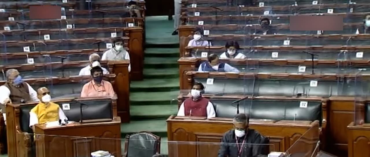 Parliament LIVE : विपक्ष के विरोध हंगामे के बीच राज्यसभा में कृषि बिल पास