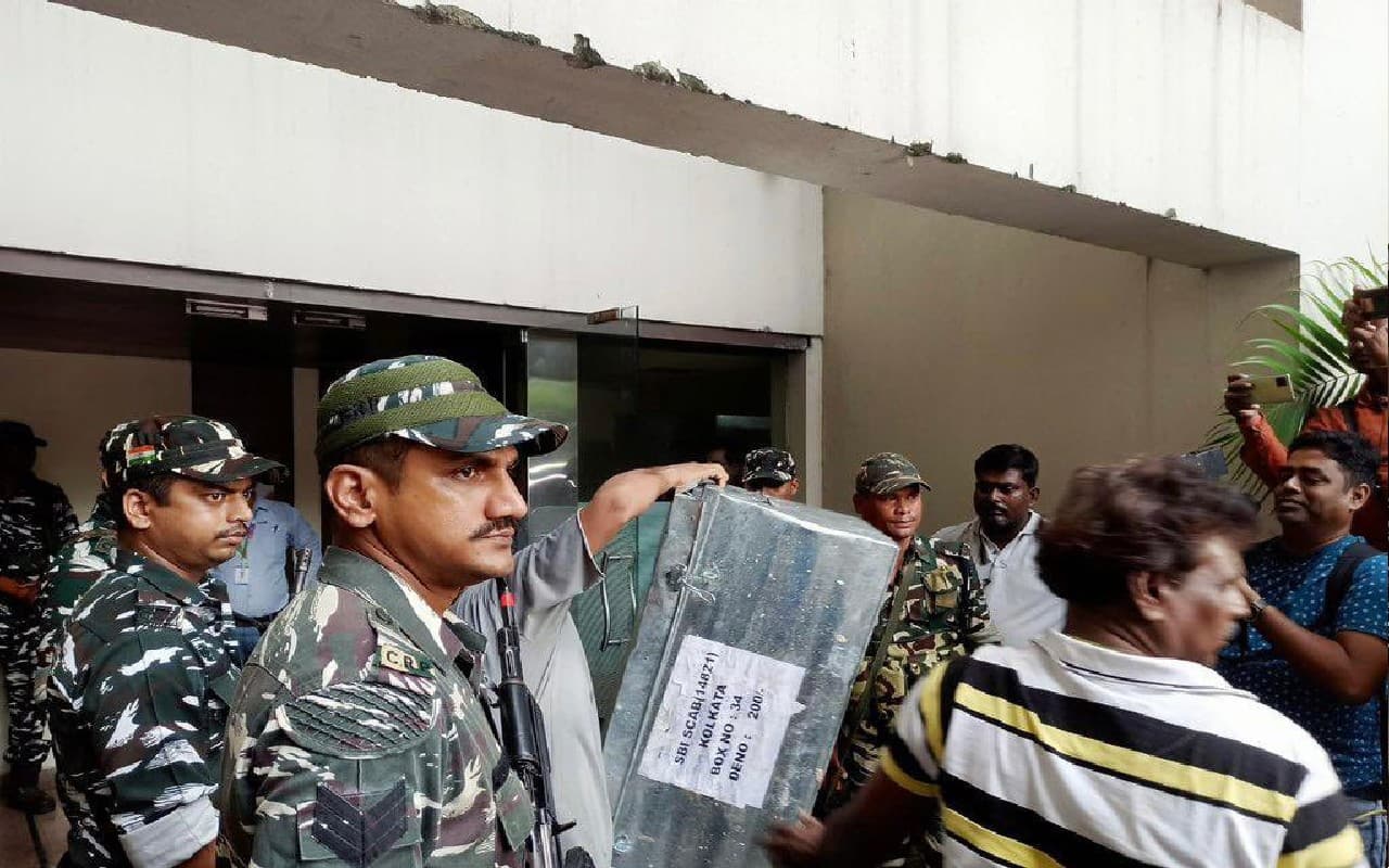 SSC Recruitment Scam : अर्पिता मुखर्जी की LIC पॉलिसी के लिए डेढ़ करोड़ का प्रीमियम देते थे पार्थ चटर्जी