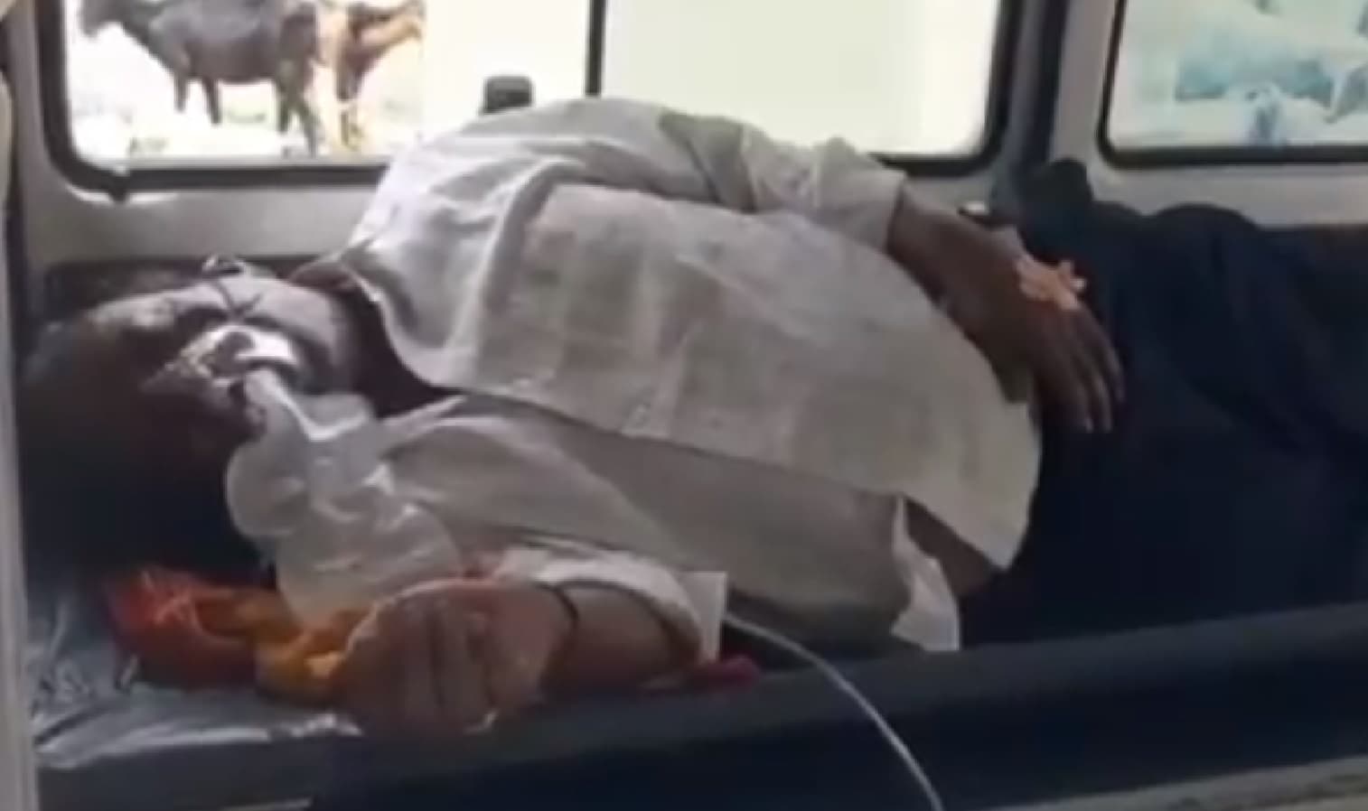 बेटे ने कहा, अस्पताल में बिस्तर नहीं दे सकते तो इंजेक्शन देकर पिता को मार डालो