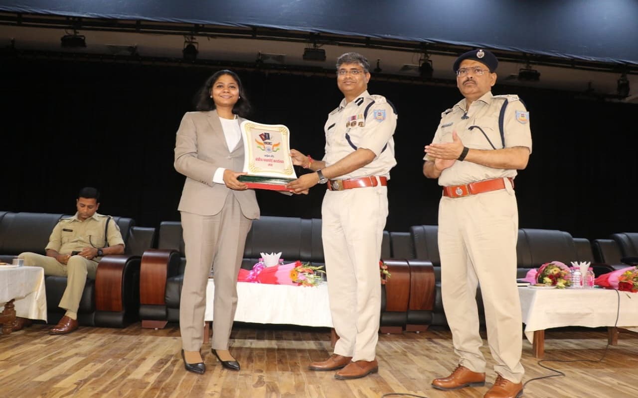 झारखंड के 5 जिलों के पुलिस पदाधिकारियों को पासपोर्ट वेरिफिकेशन की ट्रेनिंग, ये सावधानी बरतने का निर्देश