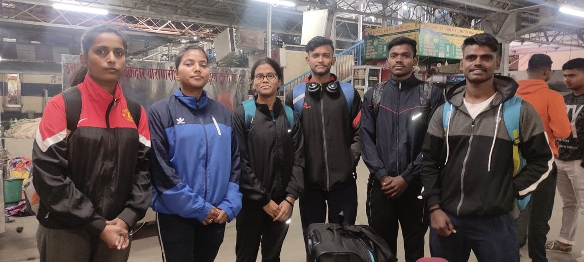 Varanasi News: काशी की पटेल सिस्टर्स नेशनल तैराकी में हिस्सा लेने गोवा रवाना, सफलता की बन चुकी हैं पर्याय