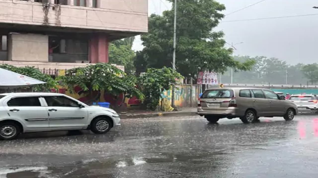 बिहार: बारिश से खुशनुमा हुआ मौसम, तापमान में आई गिरावट, तस्वीरों में देखें ताजा हालात