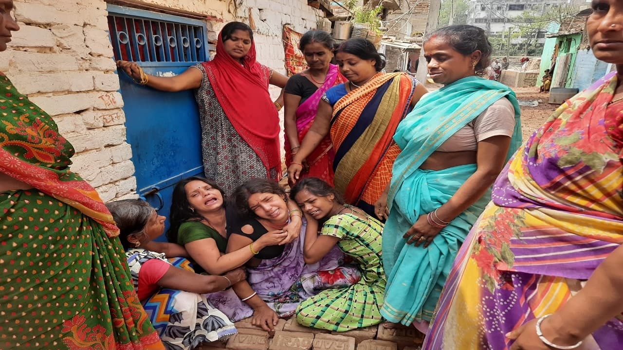 पटना में लापरवाह सिस्टम ने ली मासूम की जान, पाइलिंग के लिए खोदे गये गड्ढे में गिरने से हुई मौत, हंगामा