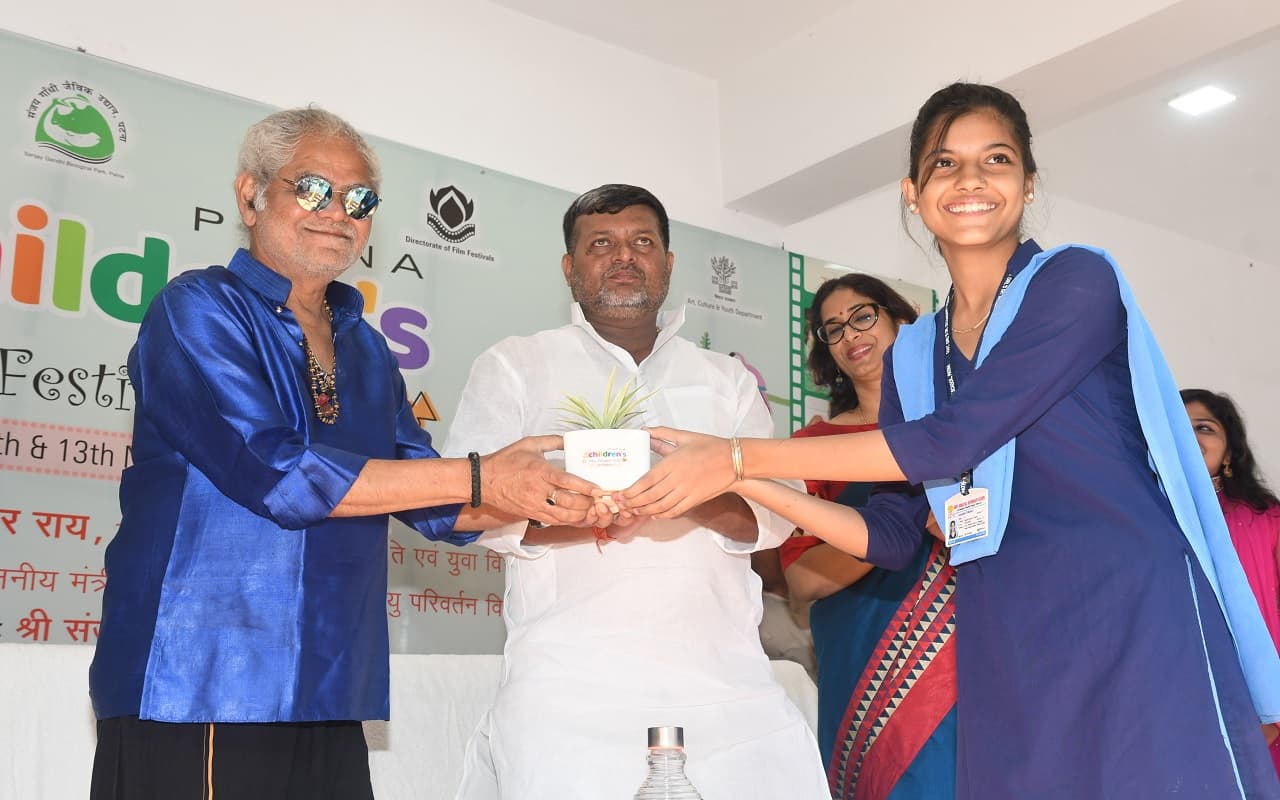 पटना जू में दो दिवसीय बाल फिल्म फेस्टिवल का हुआ आगाज, बच्चों से रूबरू हुए अभिनेता संजय मिश्रा