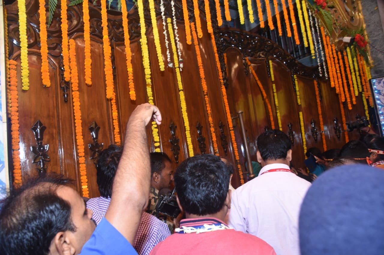 Ram Navami : पटना के महावीर मंदिर का पट खुलते ही गूंजा भये प्रगट कृपाला दीनदयाला..., देखें तस्वीरें