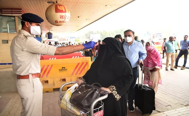 Corona प्रभावित देशों से बिहार लौटने वालों की संख्या हुई 557, तीन लोग कोरोना पॉजिटिव