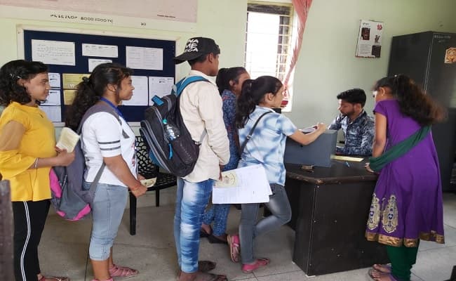 Gullak Baccha Bank : 'बच्चा बैंक' दे रहा बच्चों को 'बचत' की सीख, 10 रुपये से खुलता है खाता, लेन-देन के बनाये गये हैं खास नियम