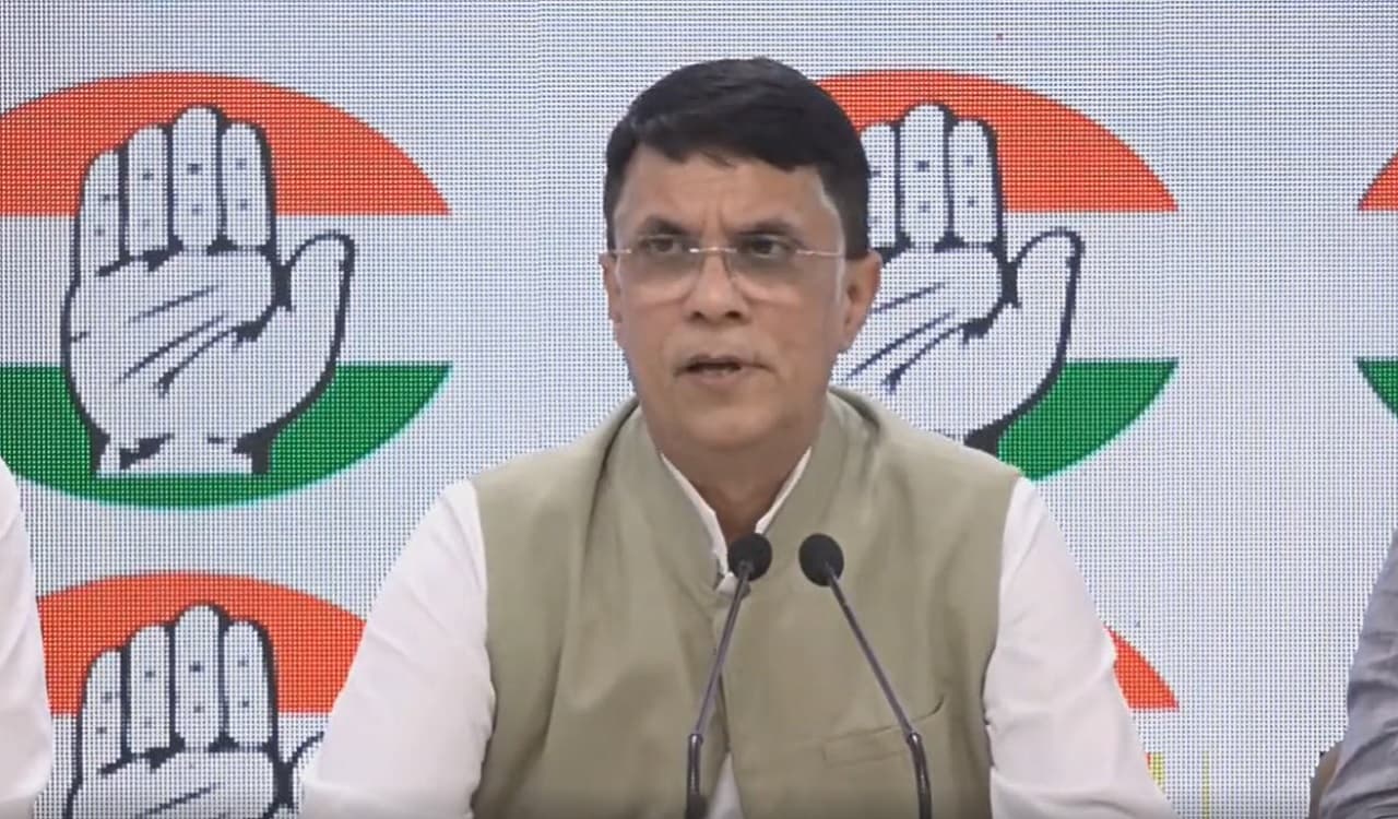 कांग्रेस का बीजेपी पर हमला, कहा- भारत को इंडिया से लड़ा रहे, सोना हो या गोल्ड कीमत नहीं बदलती
