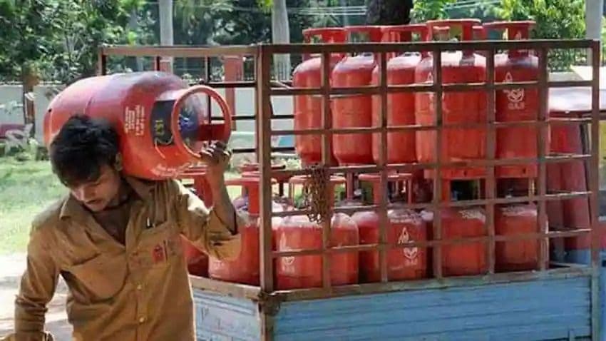 LPG Cylinder पर 800 रुपये की छूट पाने का आज आखिरी मौका, जानें ऑफर डीटेल