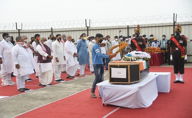 India-China Face Off : शहादत से कुछ घंटे पहले शहीद सुनील की पत्नी से अंतिम बार हुई थी बात, जून में भांजा की शादी में आना था घर