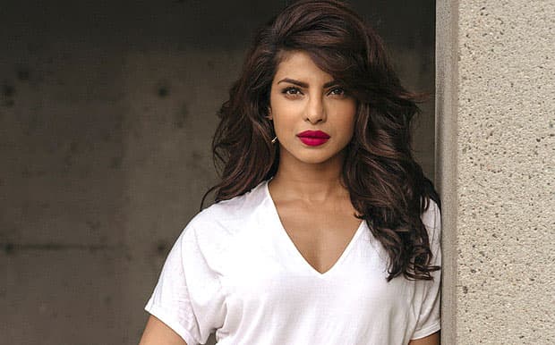 Priyanka Chopra Jonas कुछ इस तरह कर रही हैं कोरोना वायरस से लड़ने में भारत की मदद, GiveIndia के जरिए ऐसे जुटा रही हैं डोनेशन