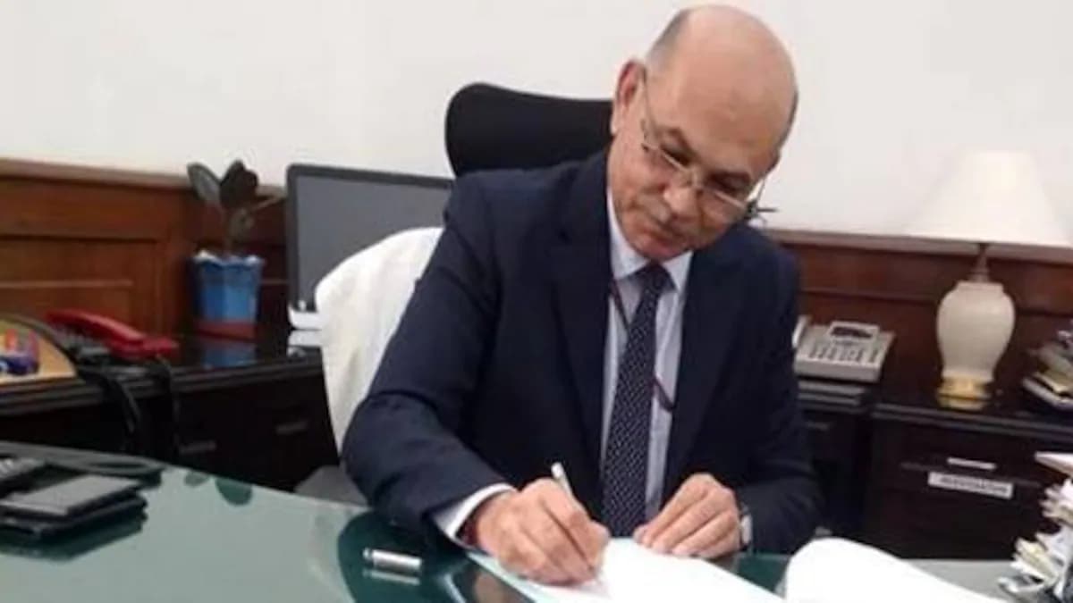 सीबीडीटी के चेयरमैन पी सी मोदी का कार्यकाल छह महीने बढ़ा