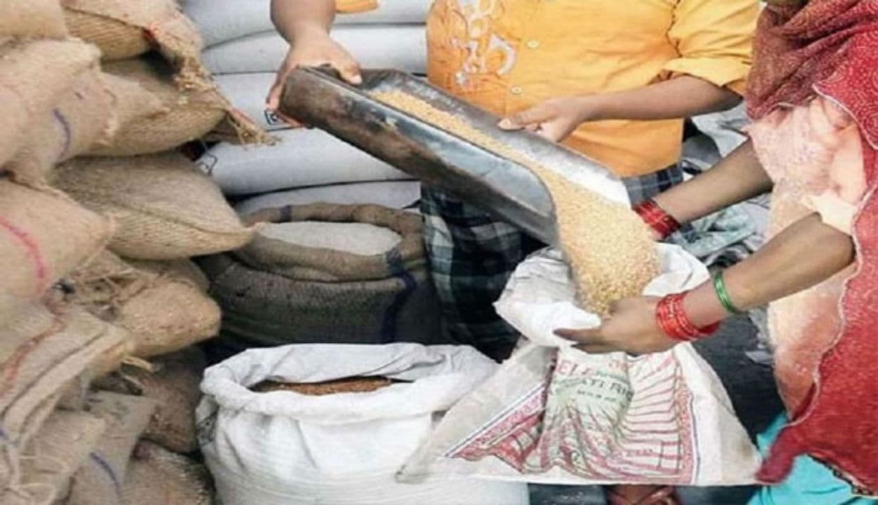 गिरिडीह में राशन की कालाबाजारी, मंथली डिस्ट्रिब्यूशन साइकिल की हो रही अनदेखी, अधिकारी बने मूकदर्शक