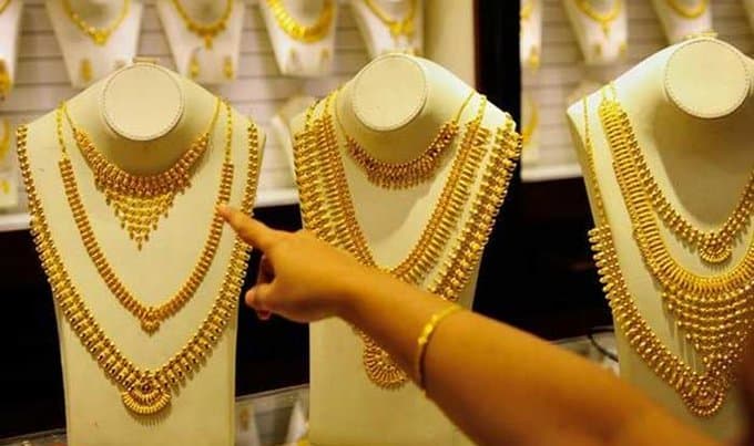 Gold Price Today: सोने की कीमतों में लगातार गिरावट, जानिये क्‍या है आज बाजार का हाल