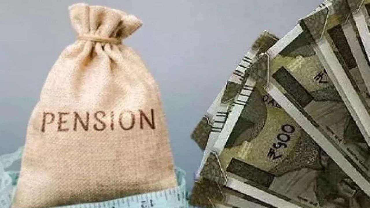 Atal Pension Scheme का लाभ लेने के लिए Income Tax पेयर्स फटाफट करें यह काम