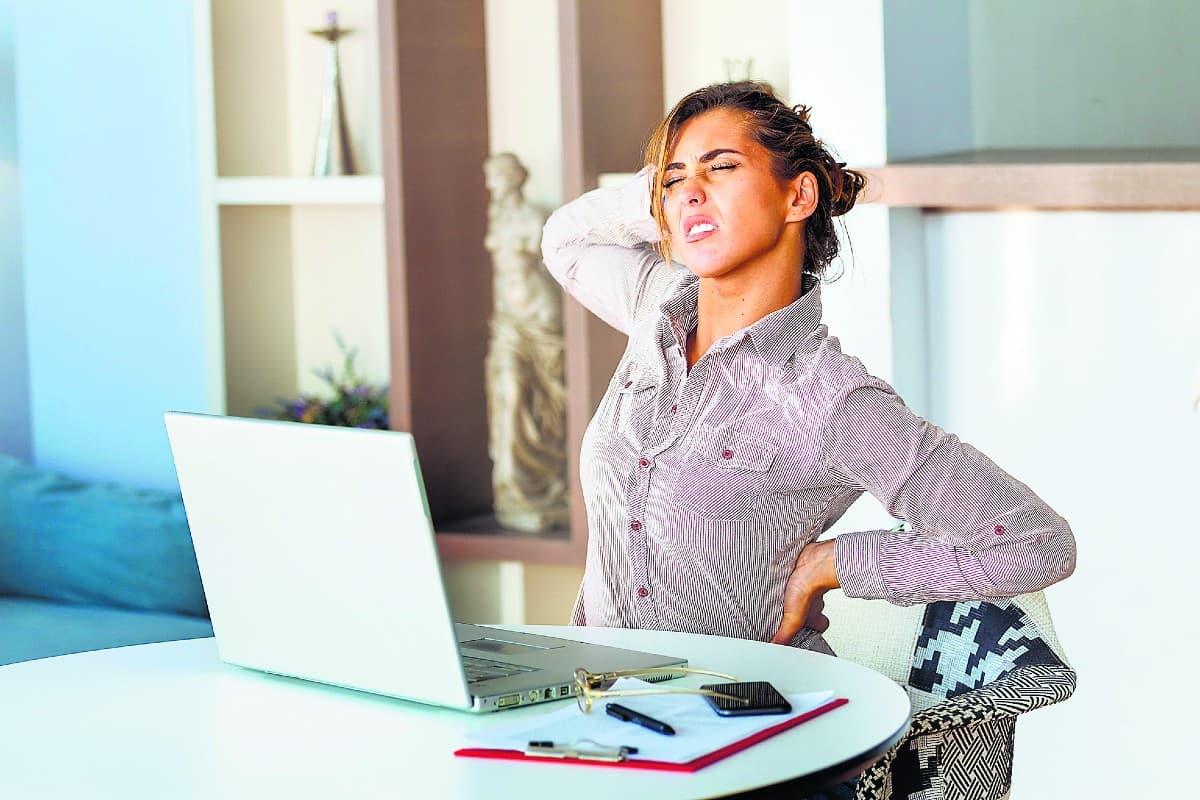 Health Tips: पुराने पीठ दर्द से हैं परेशान, तो इन चीजों का लगाएं पता, जल्द हो जाएगा ठीक