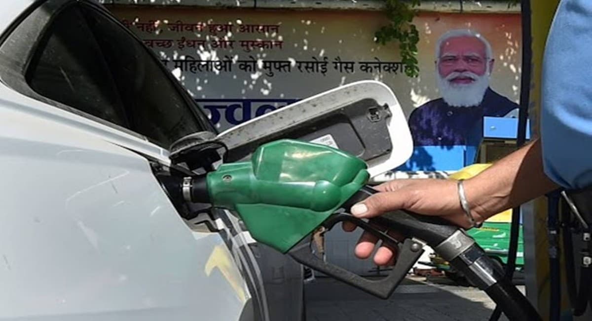 मोदी सरकार के बाद महाराष्ट्र की उद्धव सरकार ने भी घटाये पेट्रोल-डीजल के दाम, बघेल ने कही ये बात