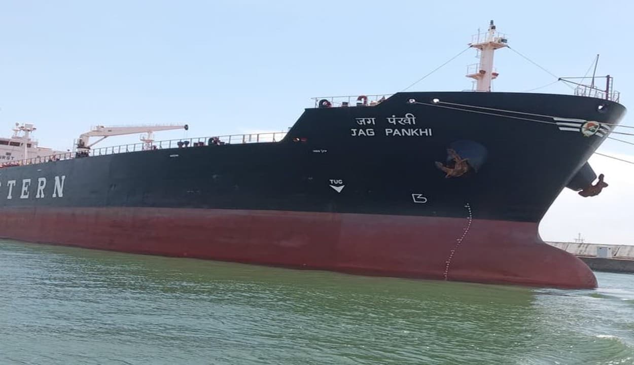 श्रीलंका को 1 बिलियन डॉलर का कर्ज देगा भारत, महंगाई के बावजूद सरकार ने लाखों टन भेजा पेट्रोल-डीजल