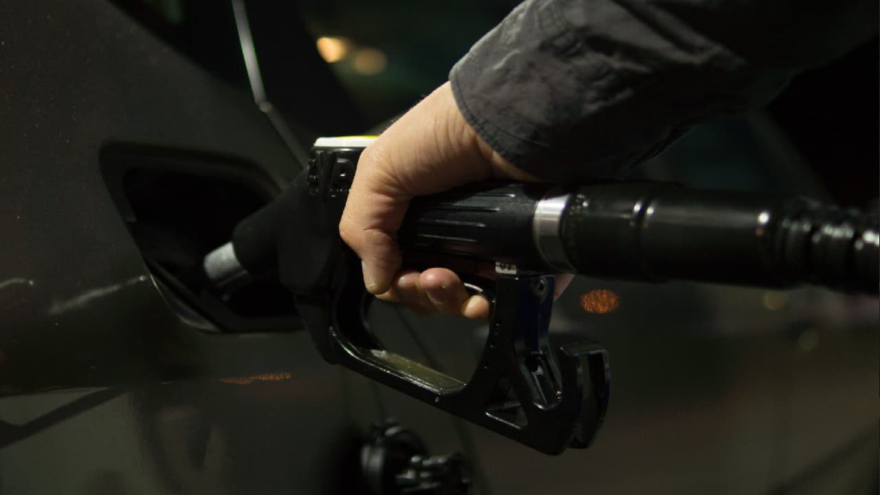 Petrol-Diesel Price: फिर चढ़ा कच्चे तेल का भाव, जानें आपके शहर में क्या है पेट्रोल-डीजल का रेट