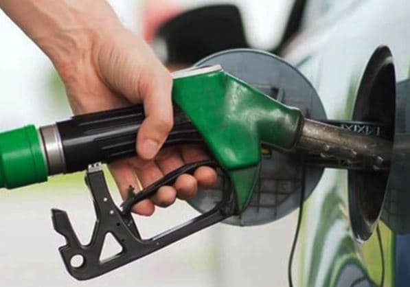 Petrol/Diesel Price : क्या 100 रुपये प्रति लीटर तक बिकने लगेगा पेट्रोल-डीजल? तेल कीमतों का आपकी लाइफ से है सीधा कनेक्शन
