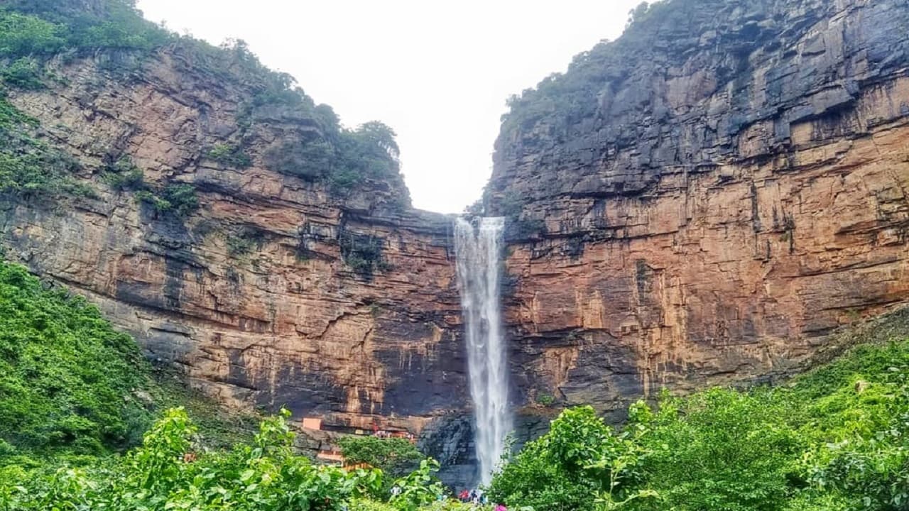 Bihar Tourism: रोहतास का Kashish Water fall, 850 फीट की ऊंचाई से गिरती हैं चार धाराएं