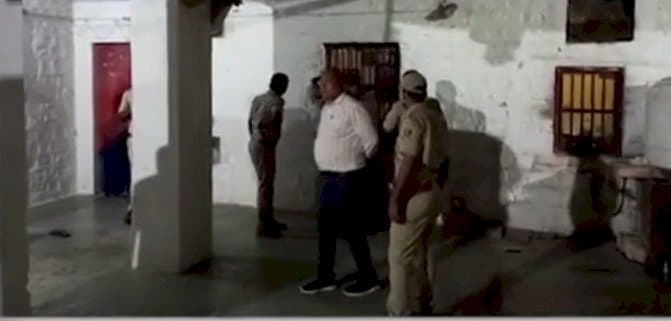 Rajasthan News: जोधपुर में 'जेल ब्रेक कांड', महिला गार्ड और सिपाहियों की आंखों में मिर्ची डाल 16 कैदी फरार