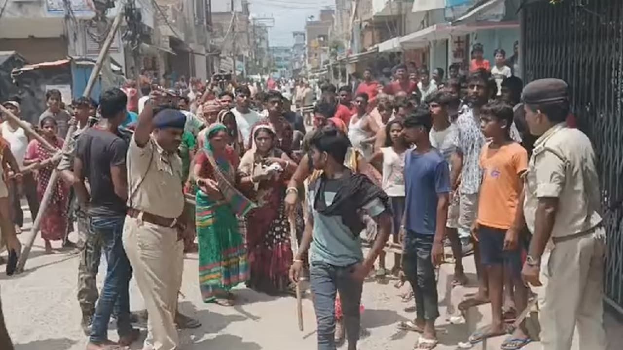 बिहार: मुहर्रम जुलूस में कई जिलों में झड़प, कहीं फायरिंग तो कहीं पटाखे से लोग जख्मी, पथराव भी किए गए