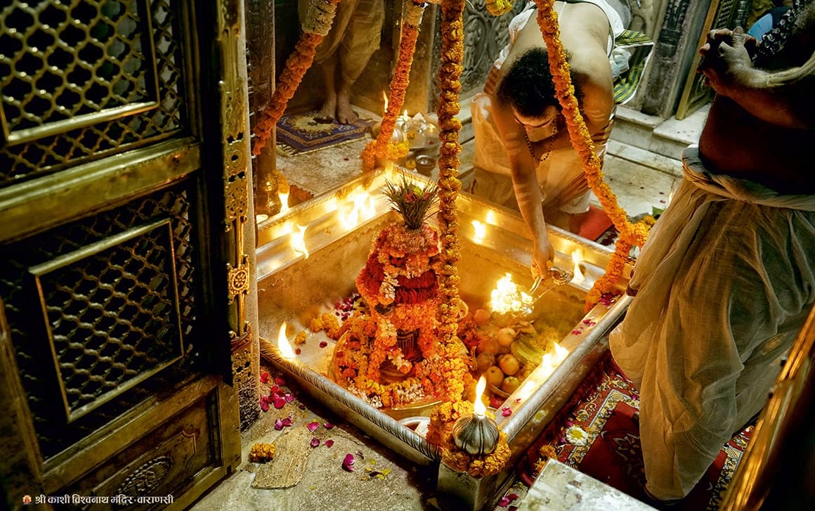 Kashi Vishwanath Temple: श्री काशी विश्‍वनाथ मंदिर में श्रद्धालुओं के लिए ‘ड्रेस कोड’ लागू करने पर विचार