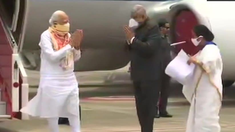 प्रधानमंत्री ने पश्चिम बंगाल के राज्यपाल व सीएम के साथ अम्फान प्रभावित इलाकों का किया हवाई सर्वेक्षण, नुकसान का लिया जायजा