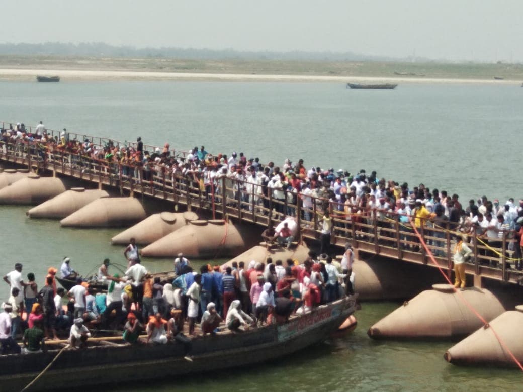 पटना में बड़ा हादसा: शादी से लौट रही सवारी भरी गाड़ी दानापुर पीपापुल से गंगा में गिरी, 9 की मौत