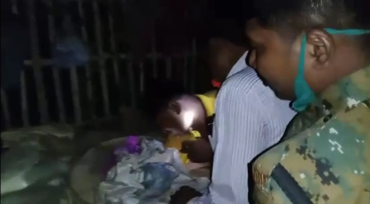 Bengal Chunav 2021 : पीरजादा अब्बास सिद्दीकी की पार्टी के कार्यकर्ता के घर से मिला बम, चार अरेस्ट