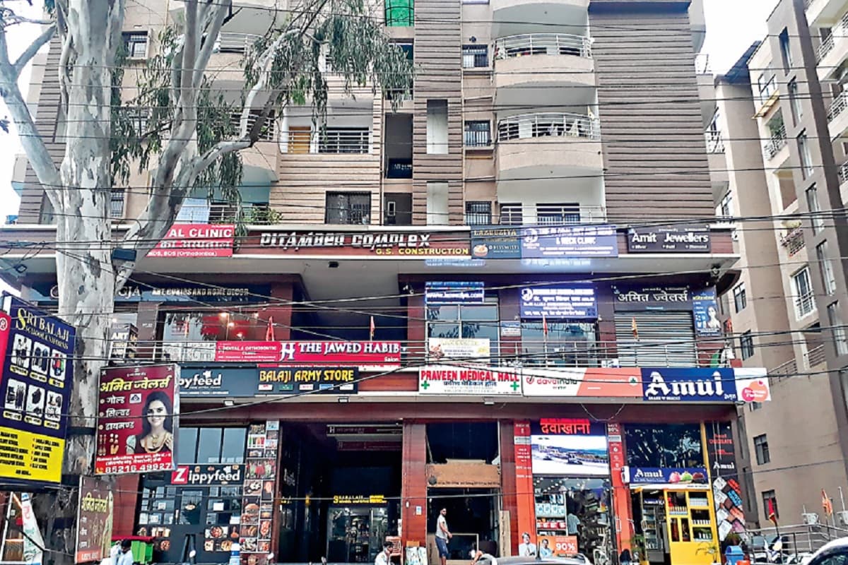 रांची के पीतांबर कॉम्प्लेक्स की कहानी: दो साल भी नहीं हुए और भवन के अंदर और बाहर आ गयी दरारें