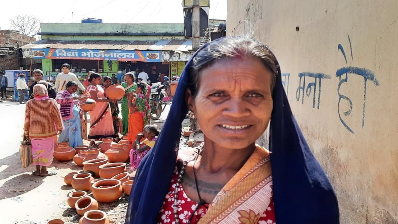 Jharkhand News: झारखंड में चढ़ा पारा, देसी फ्रिज से सजे बाजार, कैसी है डिमांड, कुम्हारों की ये है पीड़ा