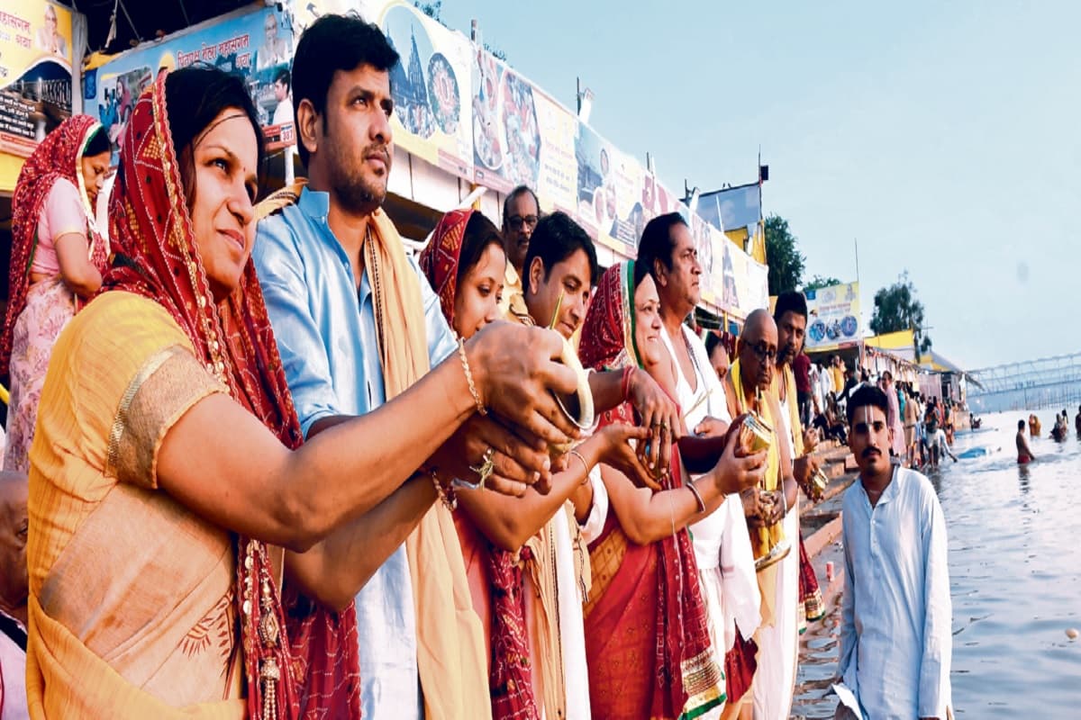 Pitru Paksha 2023: गया को क्यों माना गया है सभी तीर्थस्थलों में श्रेष्ठ, जानें इससे जुड़ी सभी मान्यताएं