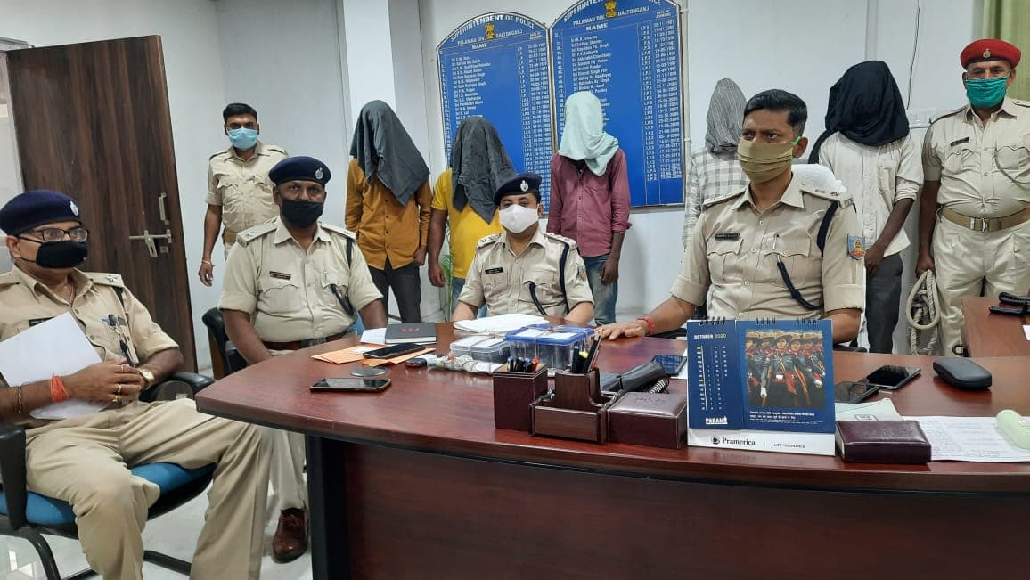 झारखंड में प्रेम प्रसंग में हुई थी युवक की हत्या, पुलिस ने किया खुलासा, तीन आरोपी गिरफ्तार