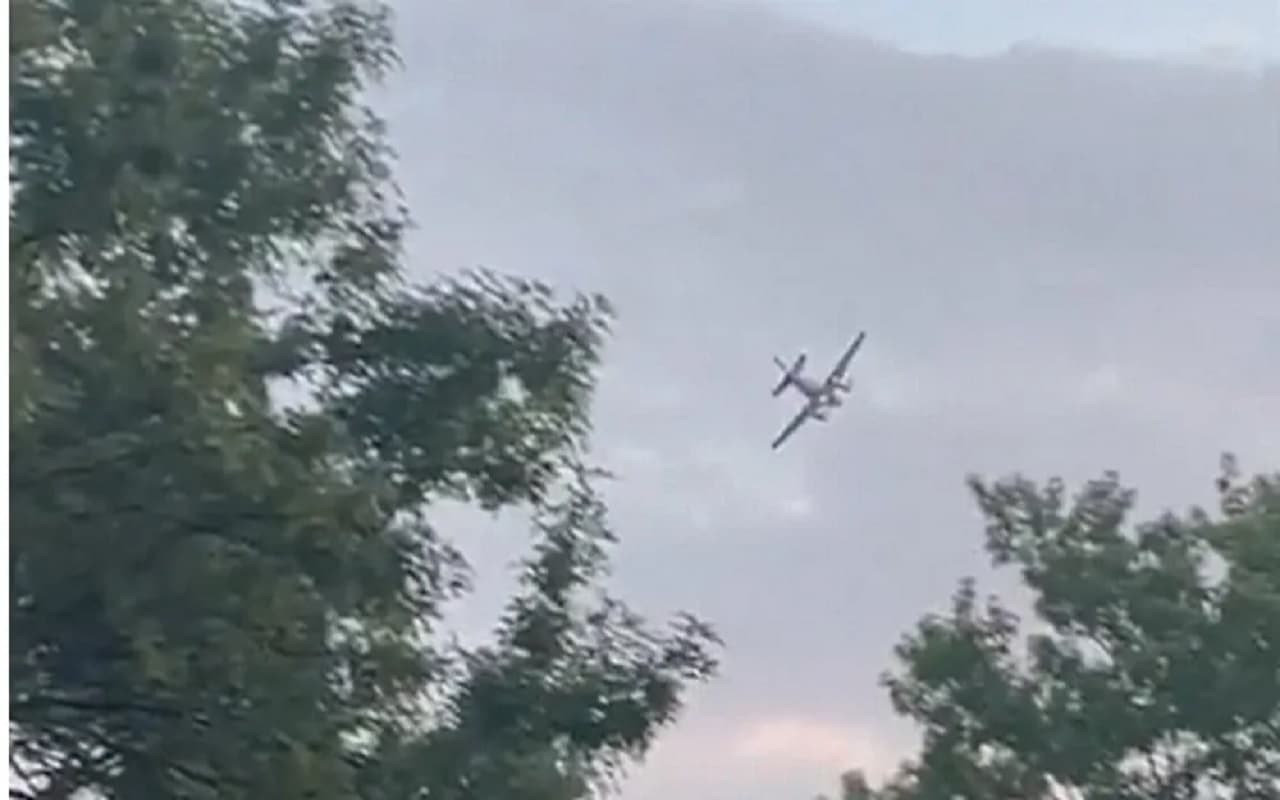 Plane Accident in America: हवा में दो विमानों की भीषण टक्कर, हादसे में 4 लोगों की मौत, दो घायल