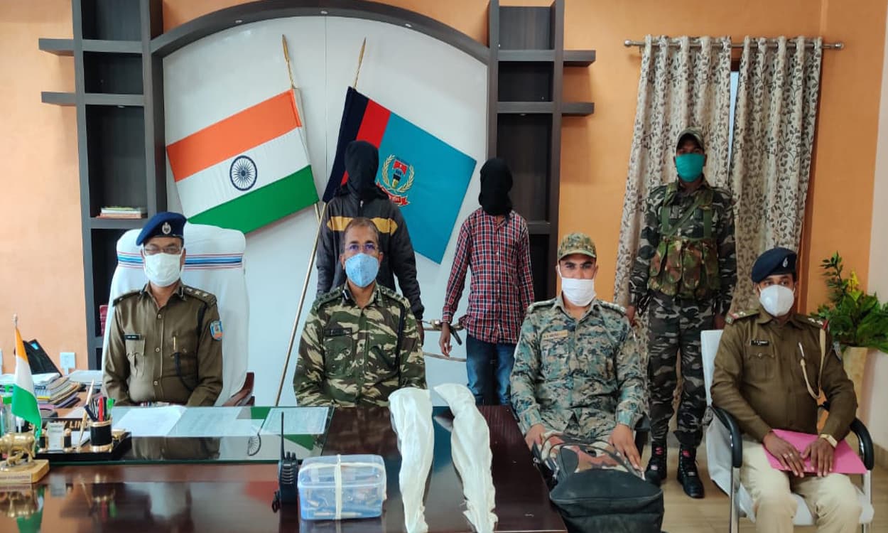 Crime News : सांगी दस्ते के 2 PLFI नक्सली सोनुवा से गिरफ्तार, कई मुठभेड़ में था शामिल