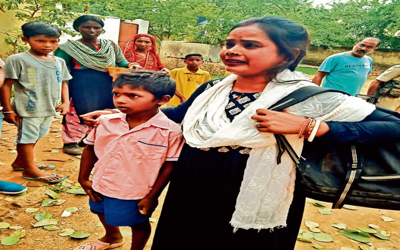 जमशेदपुर : छुट्टी के बाद क्लासरूम में बंद रह गया कक्षा तीन का छात्र, पुलिस ने निकाला