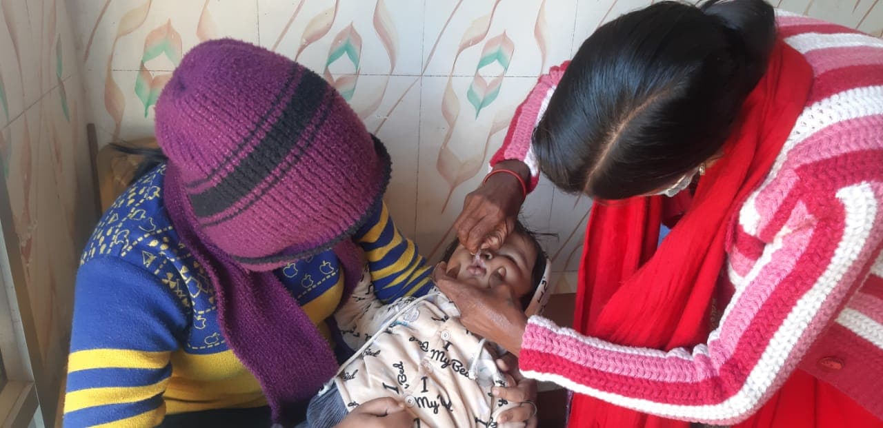बच्चों को पोलियो खुराक के बदले पिला दिया सैनिटाइजर, सभी बच्चे अस्पताल में भर्ती