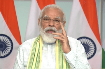 Covid 19: संकट में फंसी अर्थव्यवस्था को पटरी पर लाने के लिए PM मोदी ने 50 शीर्ष अधिकारियों के साथ की बैठक