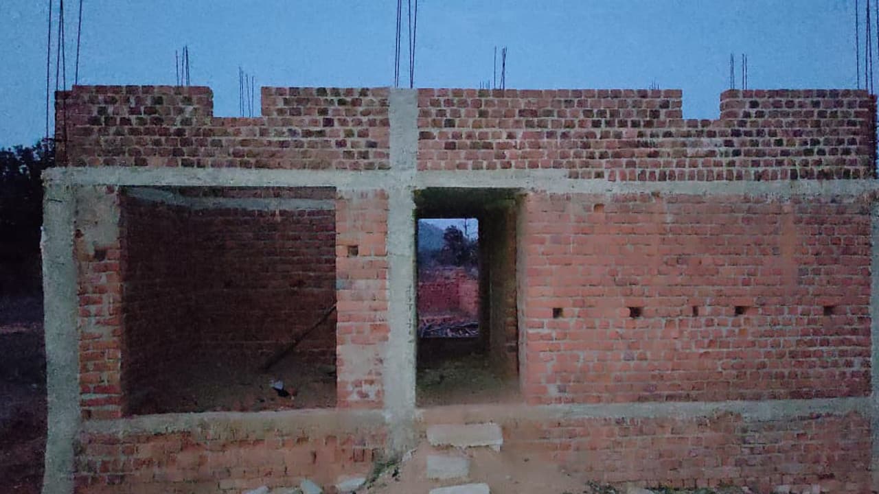 PM Awas Yojana: गढ़वा के लापरवाह लाभुकों को नोटिस, इस लिस्ट में कहीं आपका नाम भी तो नहीं