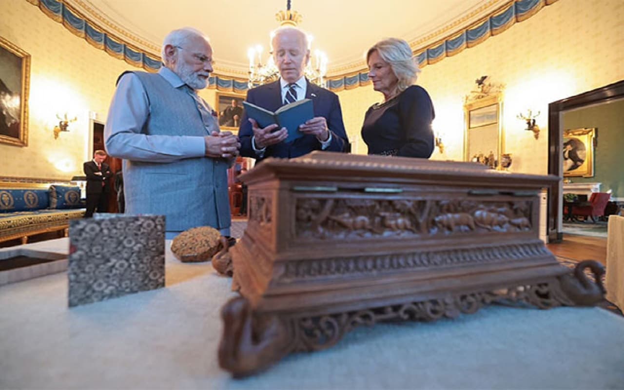PM Modi US Visit: पीएम मोदी ने बाइडन दंपती को दिए ये उपहार, तस्वीरों में देखें इन तोहफों में क्या हैं खास