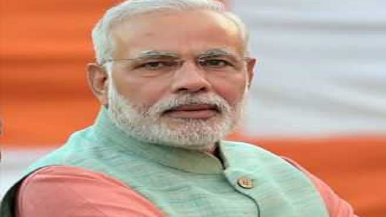 PM मोदी की फोटो घर में लगाने पर युवक को मिली धमकी, तस्वीर हटाओ वर्ना..., कमिश्नर से लगाई न्याय की गुहार